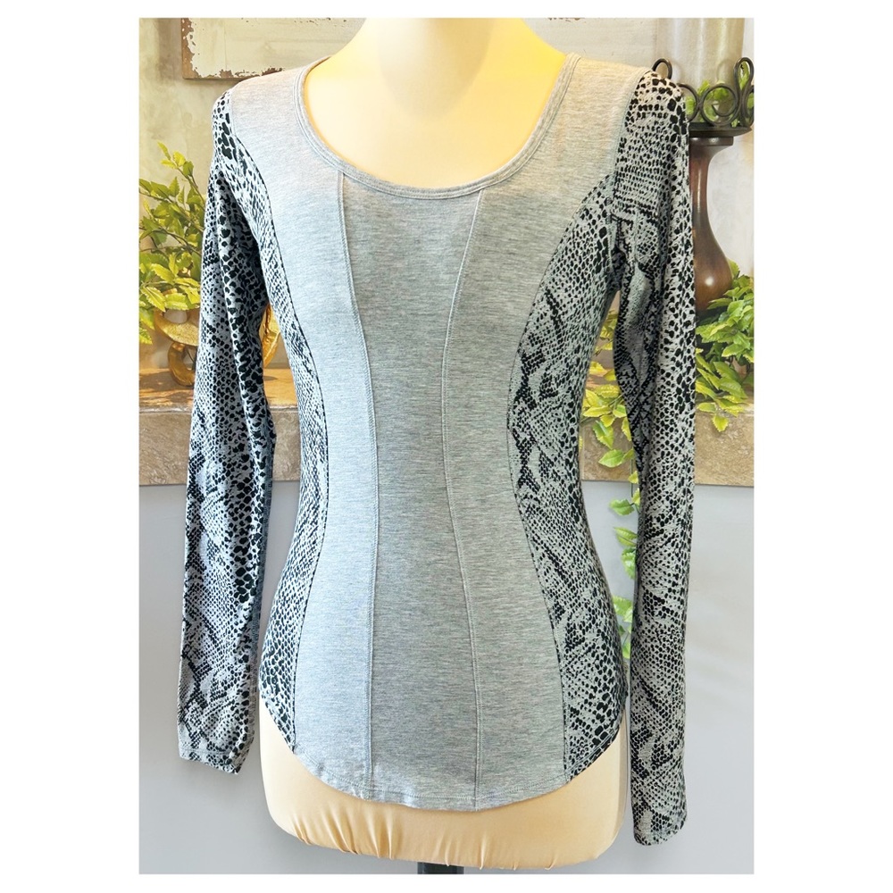 EUC Lululemon "Between The Lines" Long Sleeve Snake Skin Print Top
